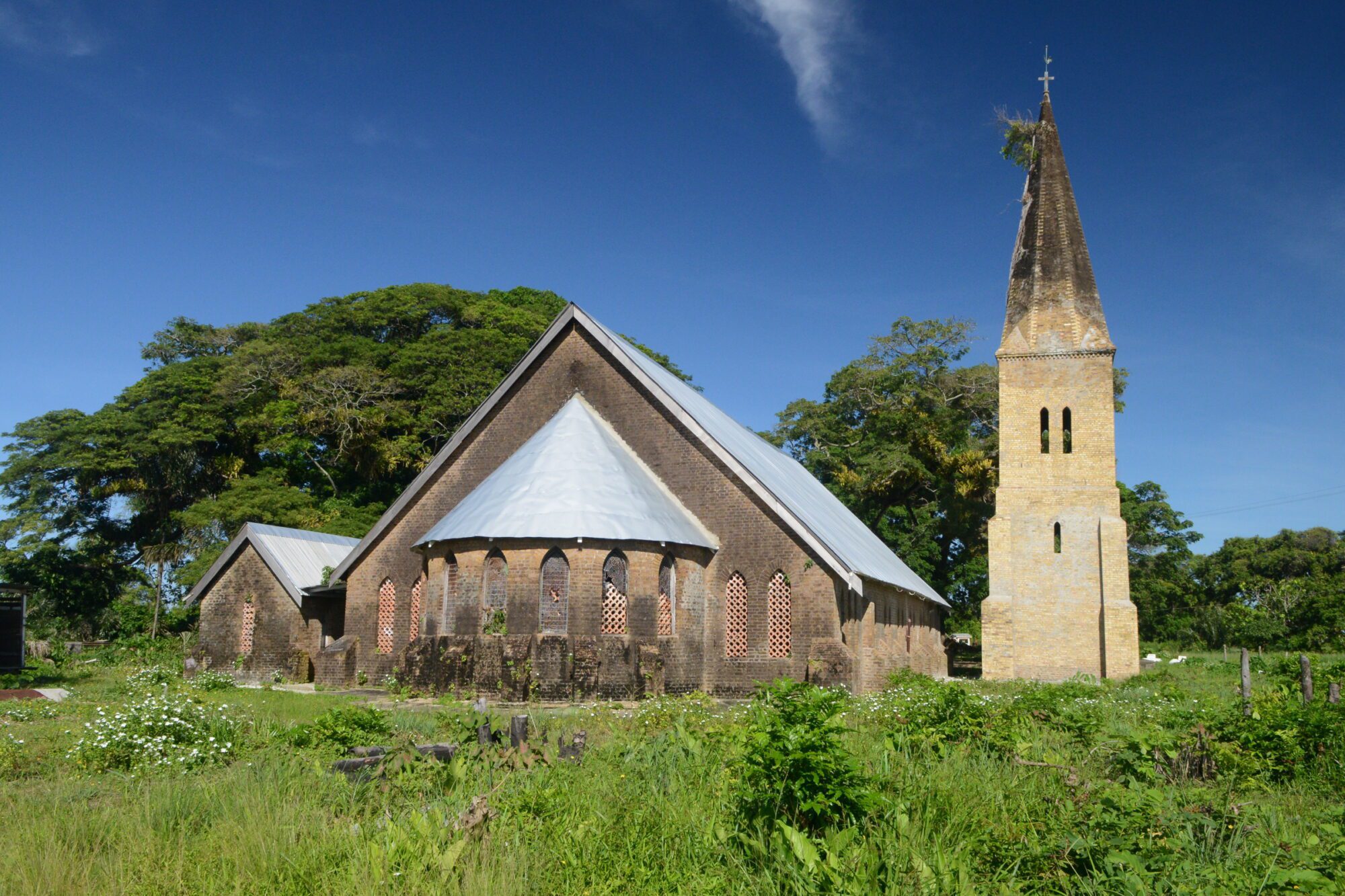 St Peter's Anglican church Uniontown,Pa. - Picture of